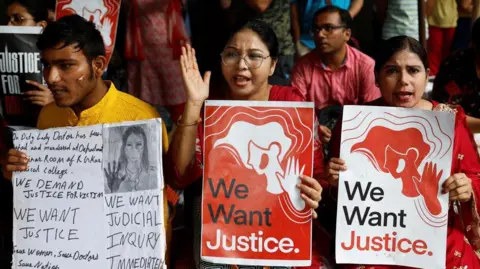 India: National strike held over doctor’s rape and murder – BBC.com