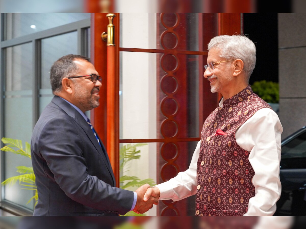 Jaishankar meets Maldives Defence Min Maumoon, discusses maritime security – Business Standard