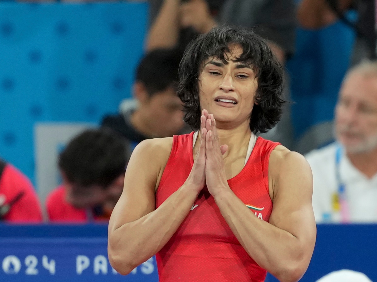 Vinesh Phogat Paris Olympics 2024 Disqualification: India Sports Fraternity Backs Wrestler After CAS Dismisse – India.com