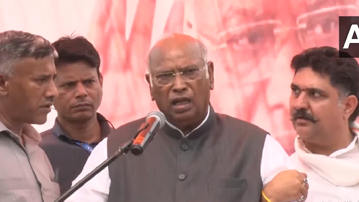 Congress Chief Mallikarjun Kharge’s Health Deteriorates While Addressing Poll Rally In Jammu and Kashmir – Oneindia