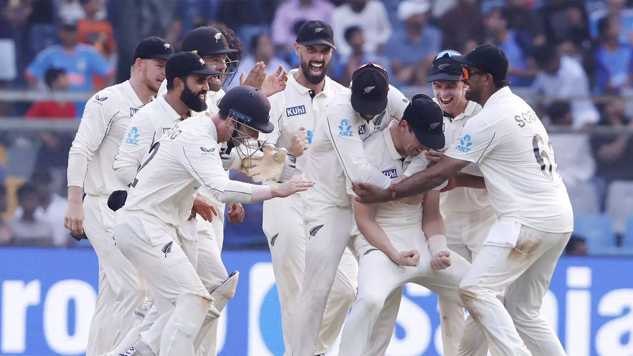 3rd Test: India commit harakiri late on Day 1 to hand New Zealand control – The Times of India